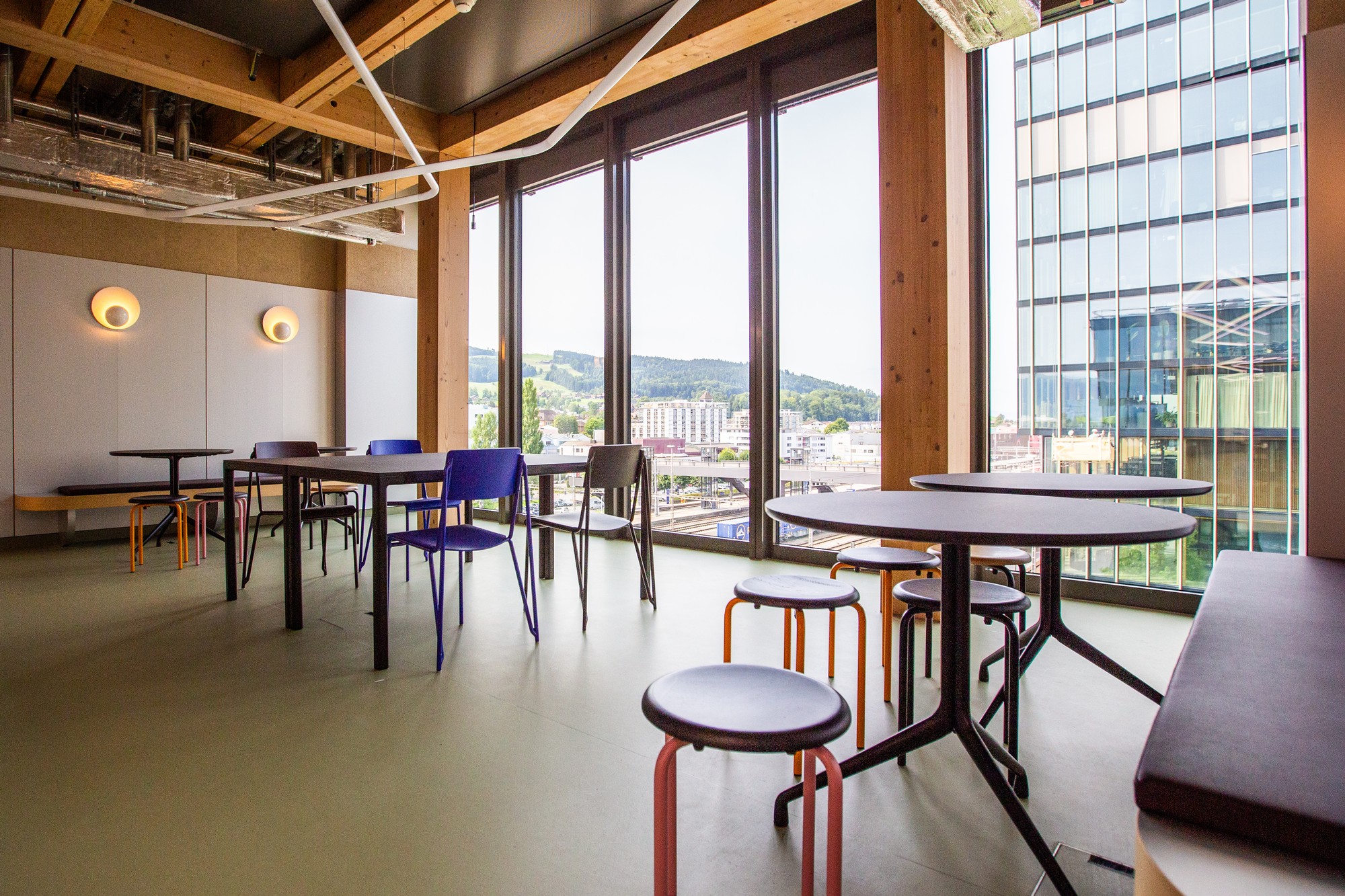 Kantonsschule Rotkreuz (KSR) legt los